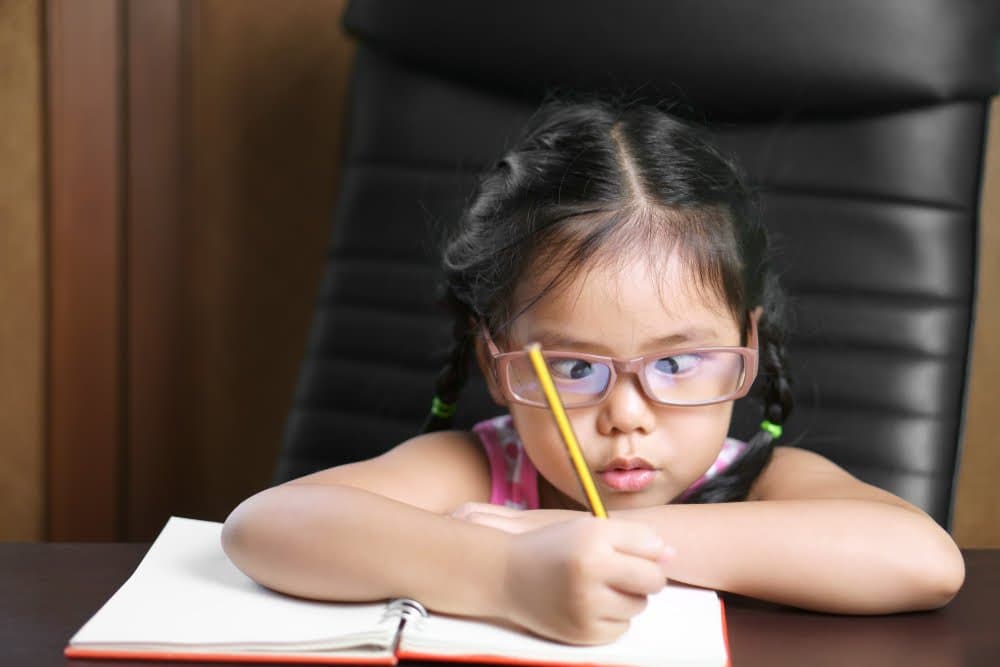 ზარმაცი თვალი და ზარმაცი თვალები: როგორ განვასხვავოთ? [განახლებულია 2024]