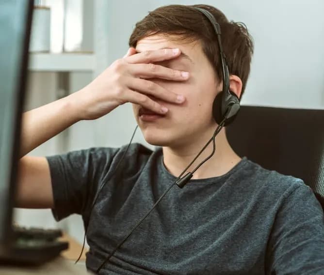 أظهرت دراسات مختلفة خسارة إنتاجية بنسبة 30 ٪ بسبب CVS. كيف يعالج Bynocs الـ CVS؟