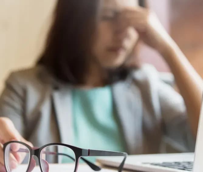 هل يمكن تصحيح كسل العين لدى البالغين؟