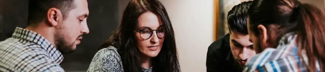 Susisiekite su mumis