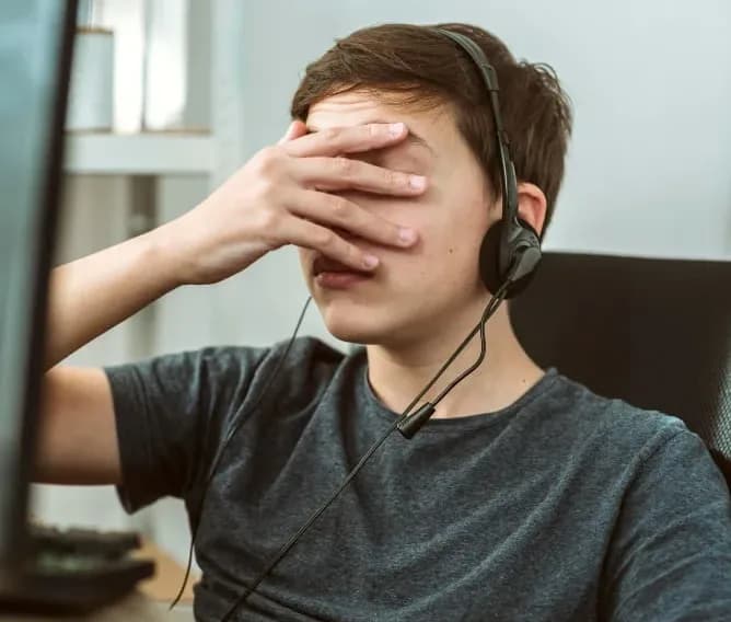 Tyrimai rodo, kad CVS sumažina produktyvumą 30%. Kaip Bynocs gydo CVS?